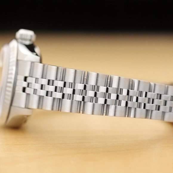 Sale! Rolex Ladies Black Arabic Gold Watch - Picture 5 of 8